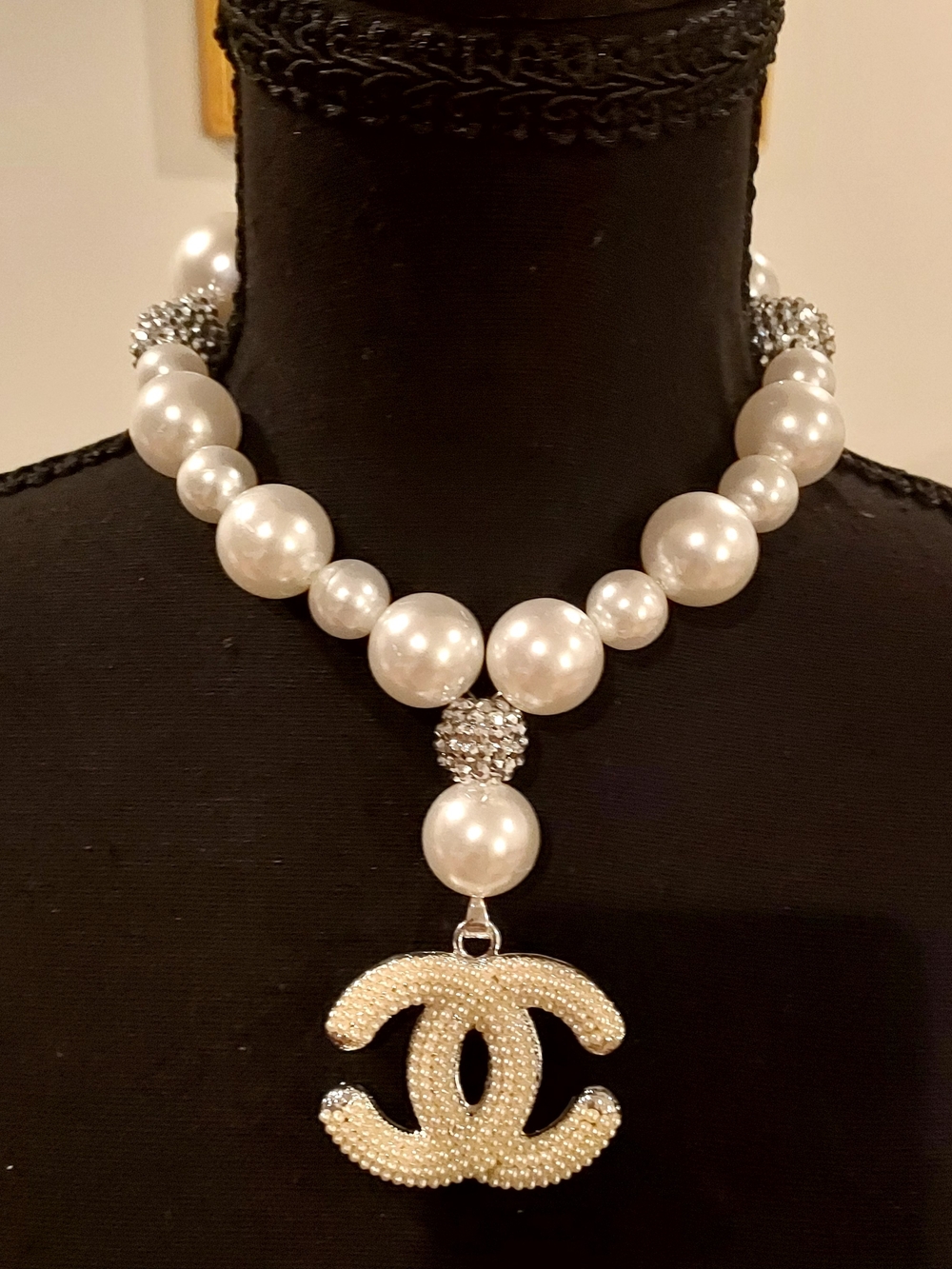 Pearl Statement Necklace with Interlocking Pendant - White